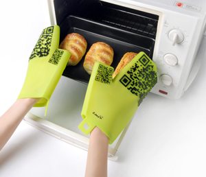 QR Kitchen Glove